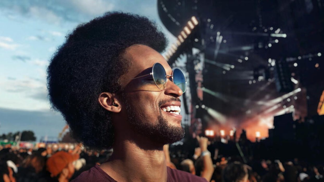 CROWD AT MUSIC FESTIVAL